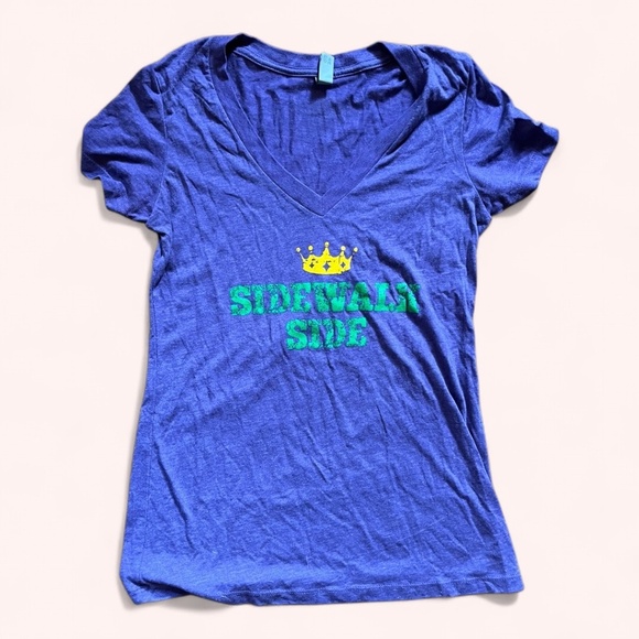 Fleurty Girl Purple Sidewalk Side New Orleans Mardi Gras Tee Shirt Shirt Size M - Picture 1 of 6